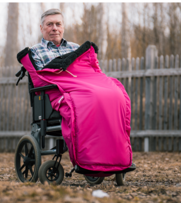 rosa cerise åkpåse benskydd teddy ull rullstolar benpåse
